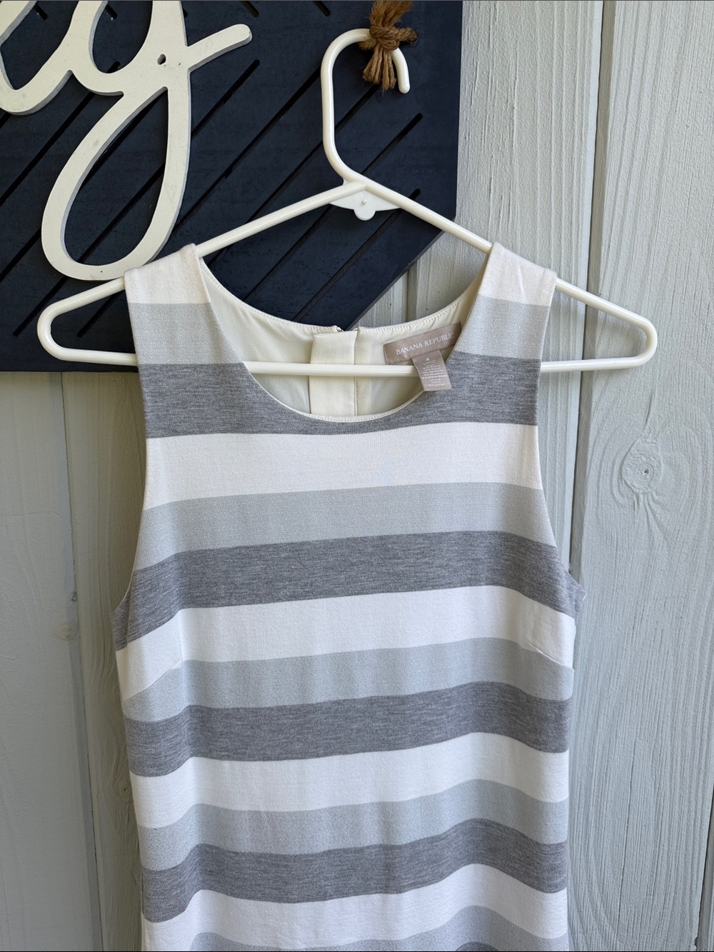 Banana Republic Gray and White Striped Sleeveless Shift Dress - Picture 4 of 4